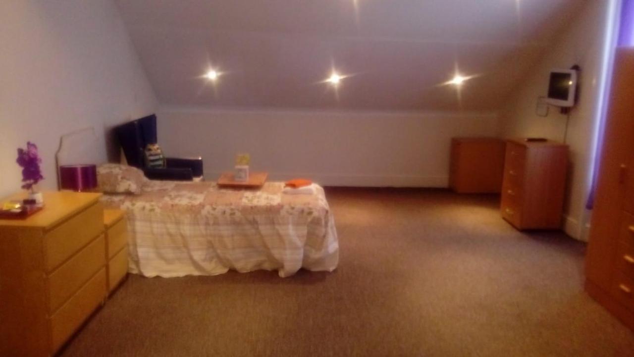 Carer 4 You Residential Home Upholland Dış mekan fotoğraf