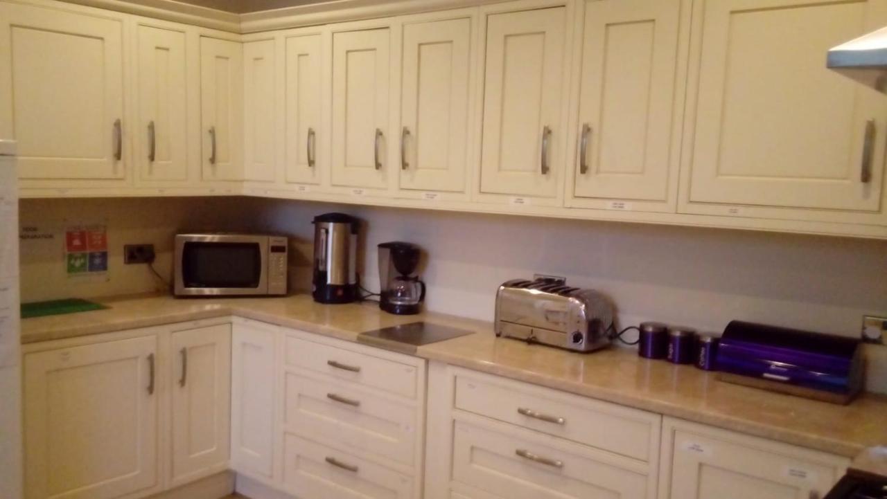 Carer 4 You Residential Home Upholland Dış mekan fotoğraf