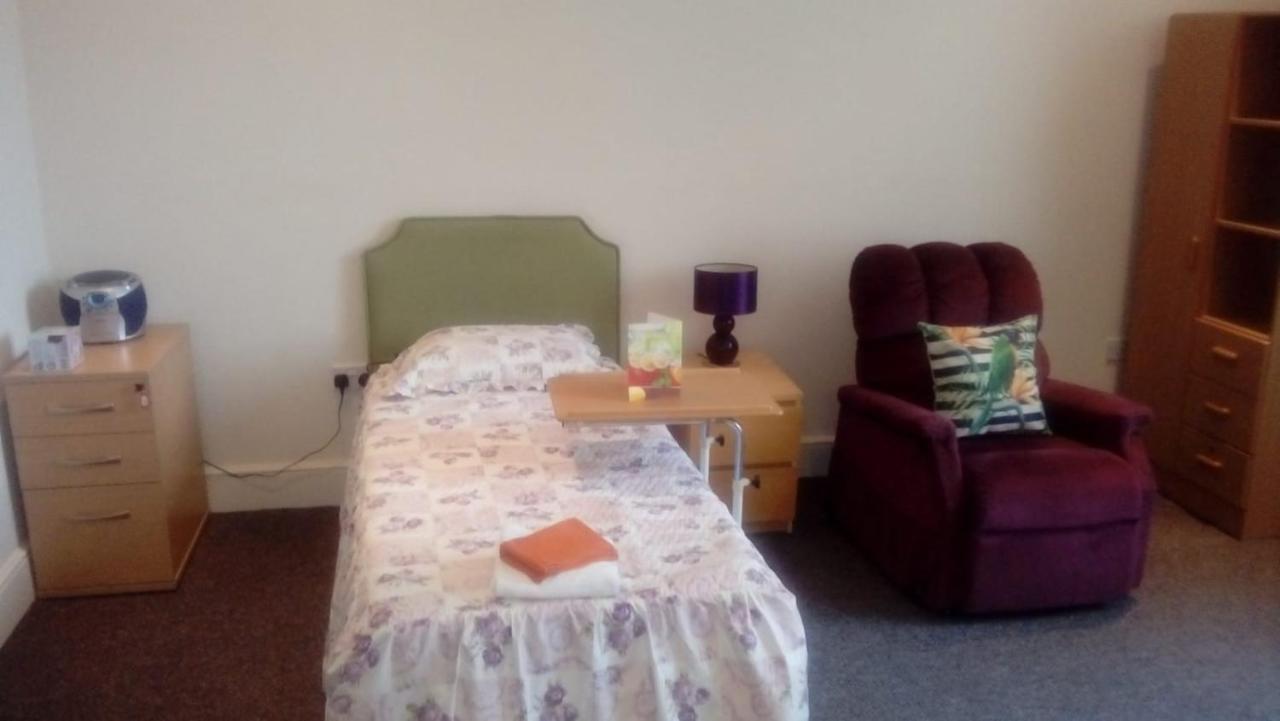 Carer 4 You Residential Home Upholland Dış mekan fotoğraf